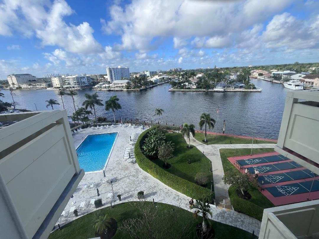 Coral Ridge Towers North - Residential