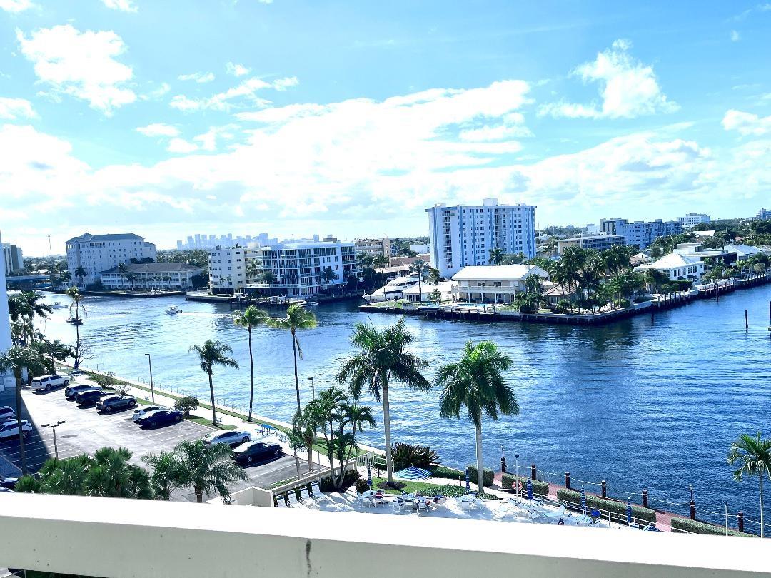 Coral Ridge Towers North - Residential