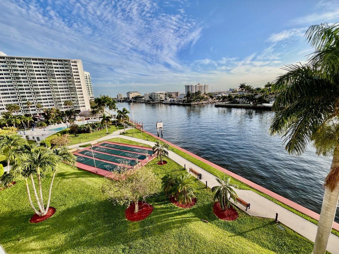 Coral Ridge Towers North - Residential