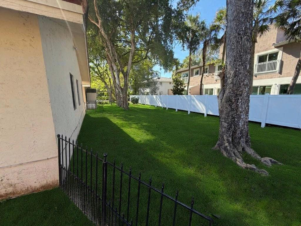 CORAL SPRINGS UNIVERSITY DRIVE - Residential