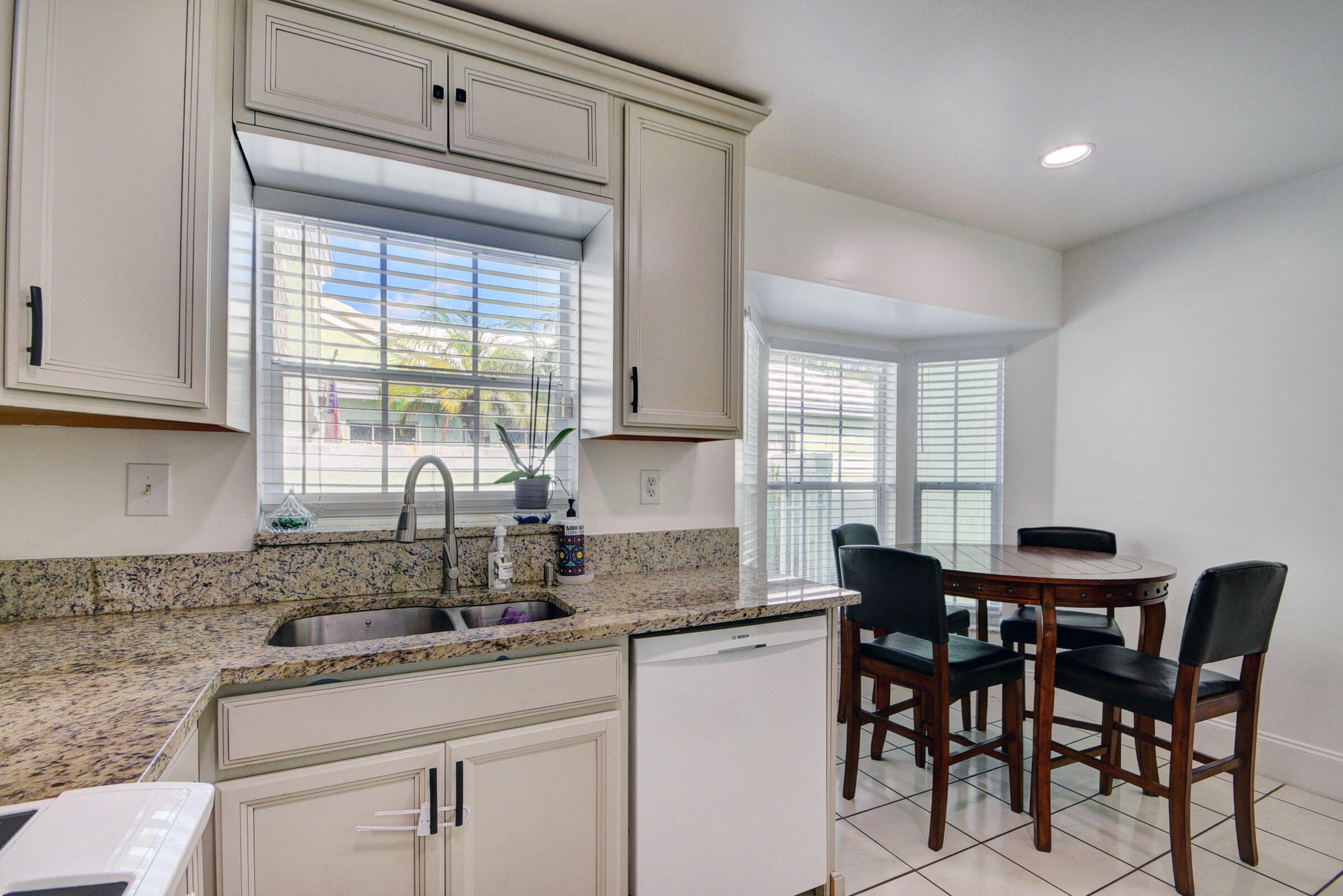 LAKEFIELD OF THE LANDINGS AT WELLINGTON 2B - Residential