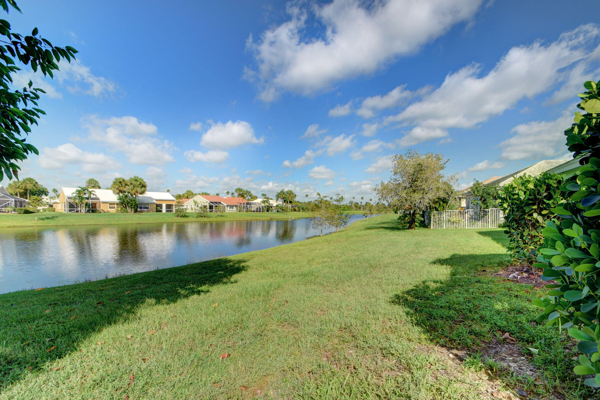 LAKEFIELD OF THE LANDINGS AT WELLINGTON 2B - Residential
