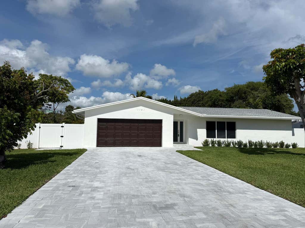 Photo of 1101 NW 5th Avenue, Boca Raton, FL 33432 (MLS # R11090545)