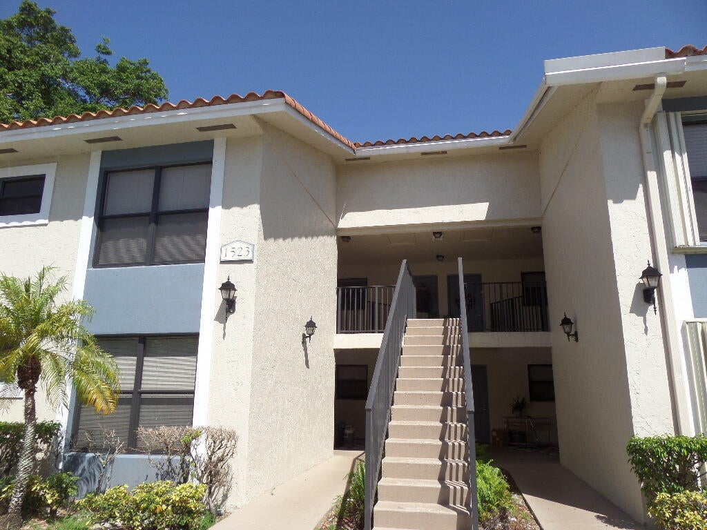 Photo of 1523 LAKE CRYSTAL Drive #F, West Palm Beach, FL 33411 (MLS # B26071919)