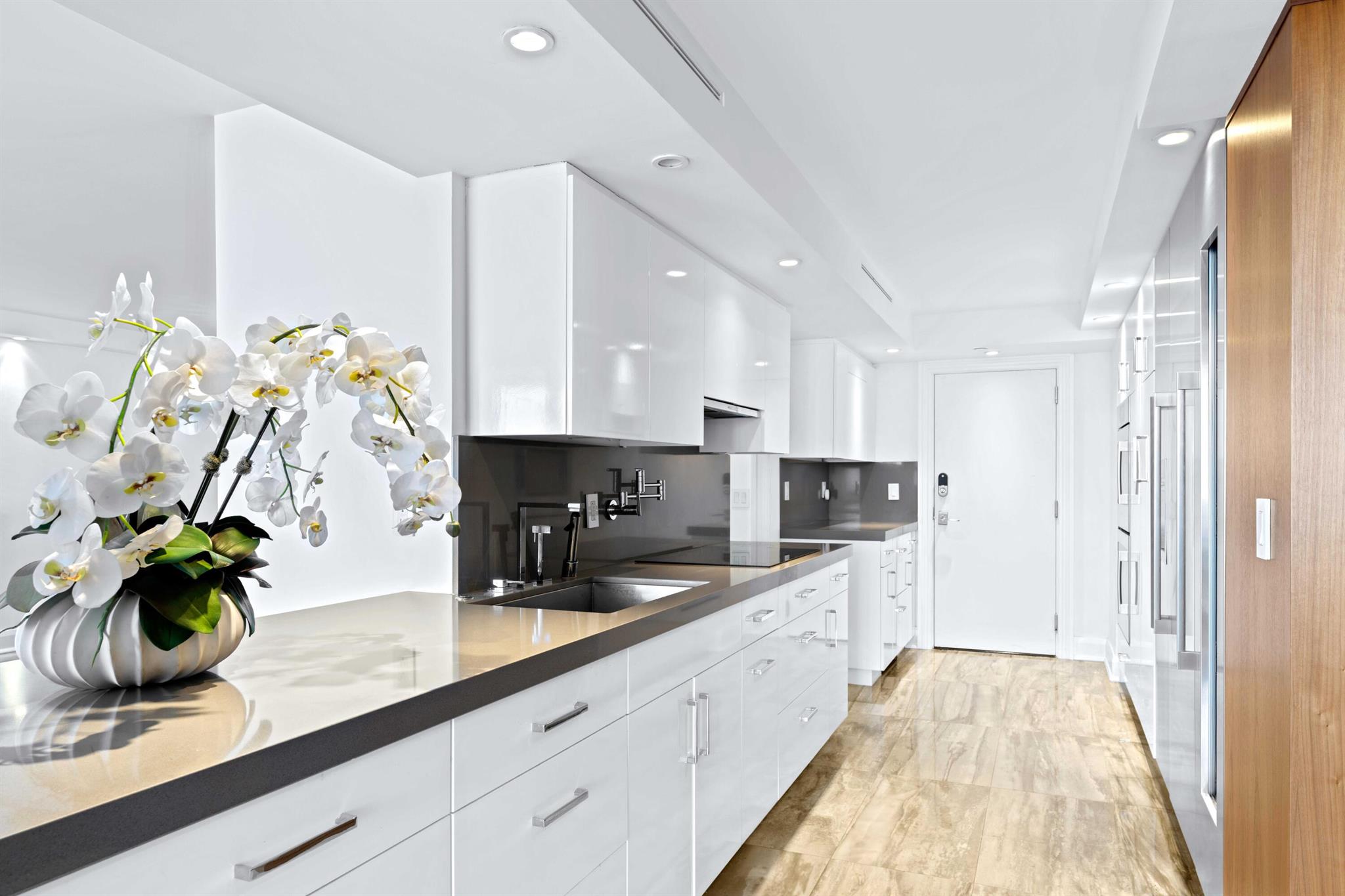 WATERVIEW TOWERS CONDO - Residential