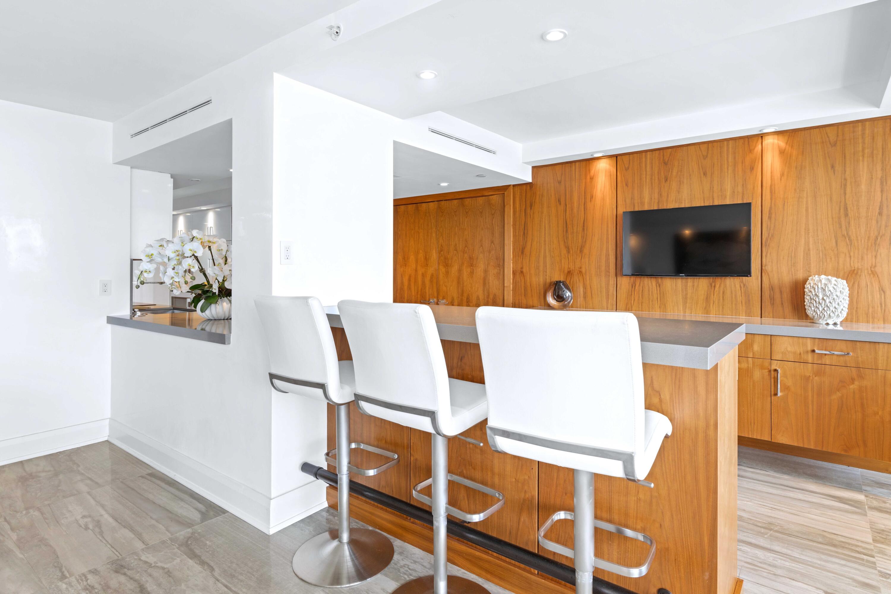 WATERVIEW TOWERS CONDO - Residential