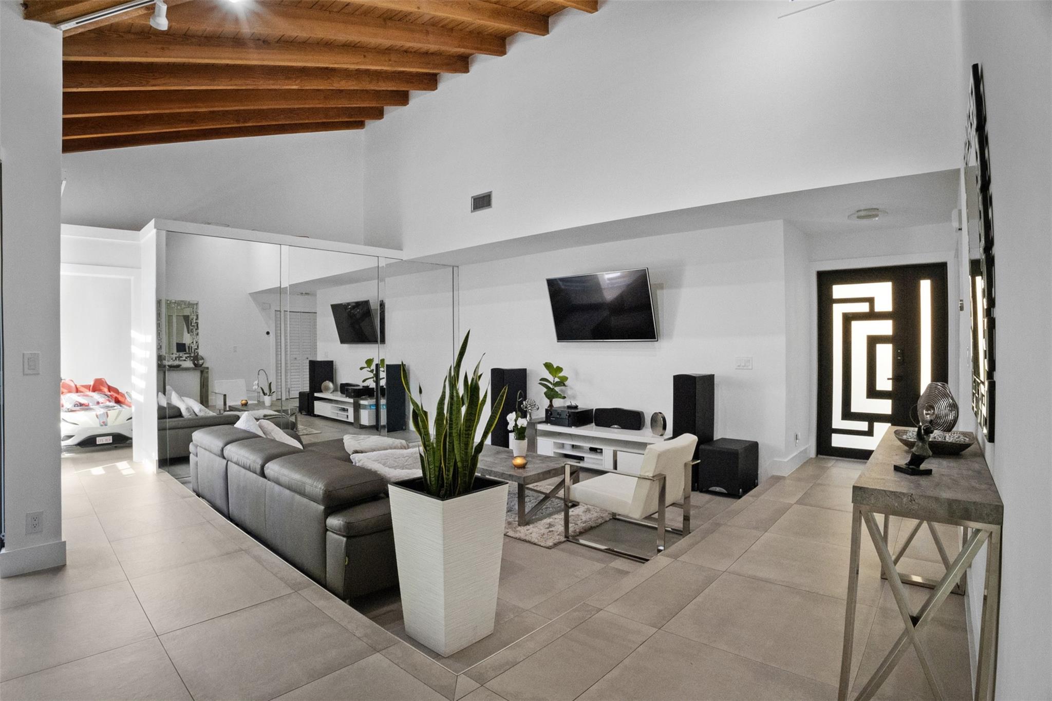 8125 Royal Palm Ct 2