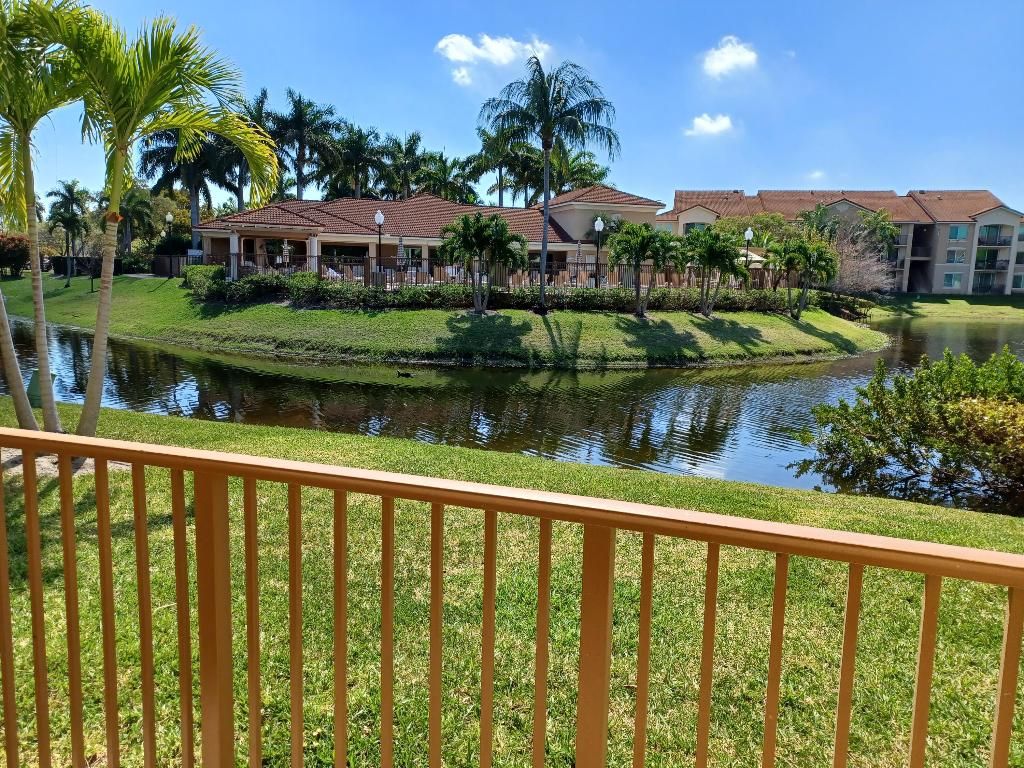 Photo of 408 Villa Circle, Boynton Beach, FL 33435 (MLS # R11010094)