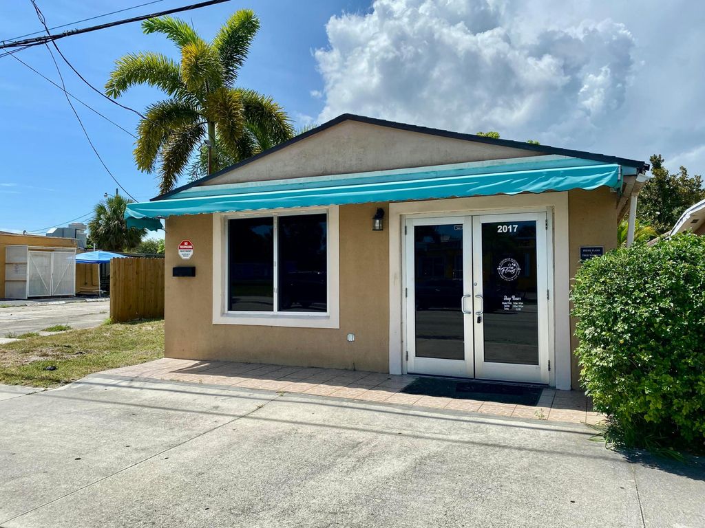 Photo of 2017 Avenue D, Fort Pierce, FL 34950 (MLS # R11099780)