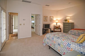 JUPITER HILLS VILLAGE - Residential