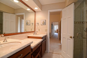 JUPITER HILLS VILLAGE - Residential