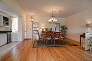 JUPITER HILLS VILLAGE - Residential