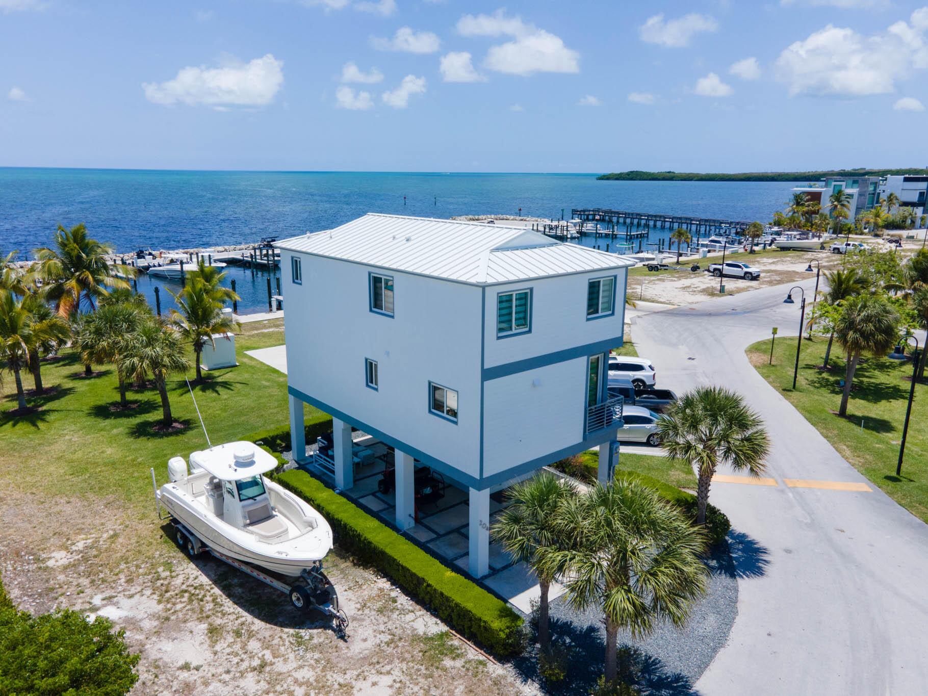 94825 Overseas Highway 204
