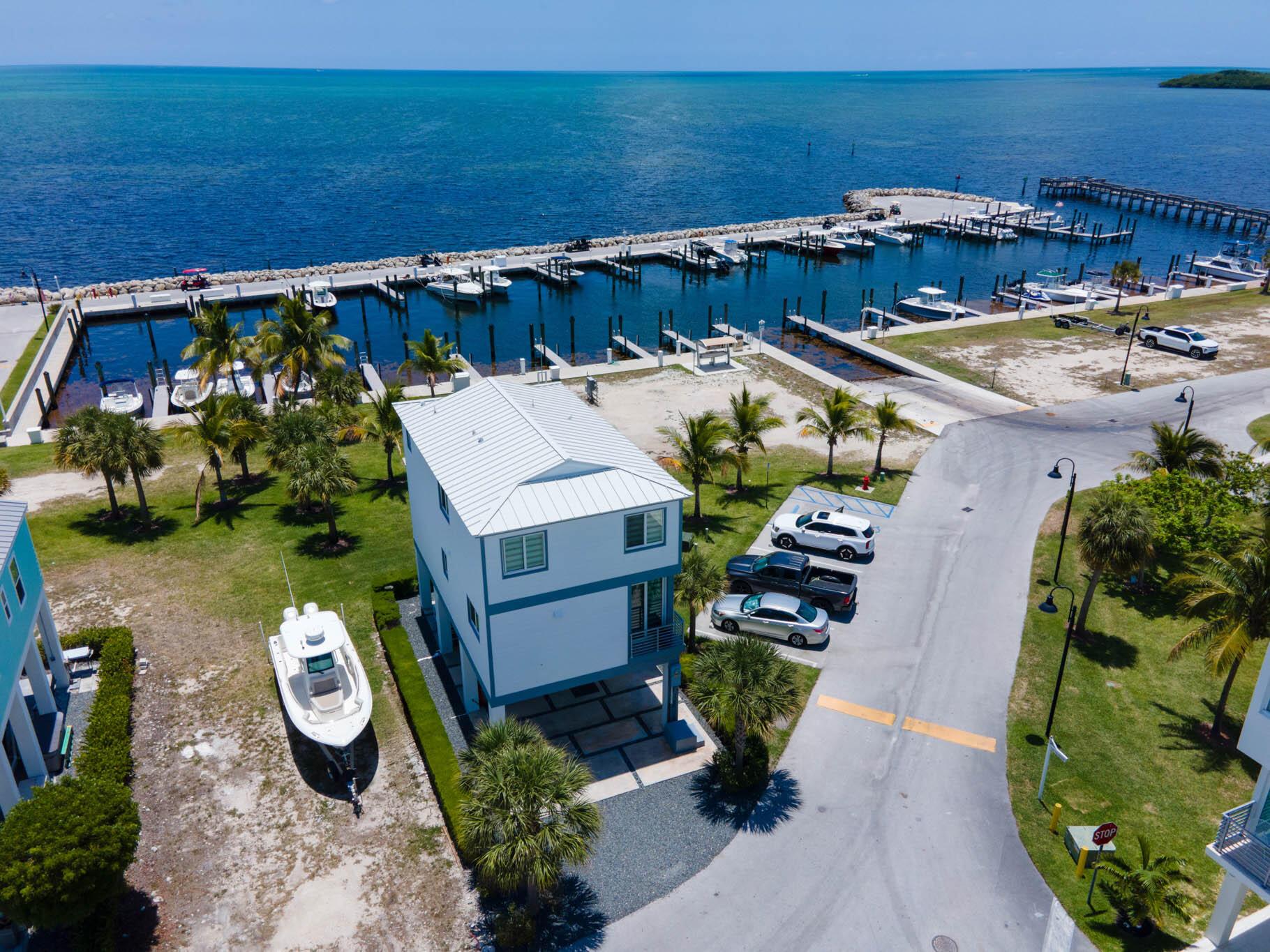 94825 Overseas Highway 204