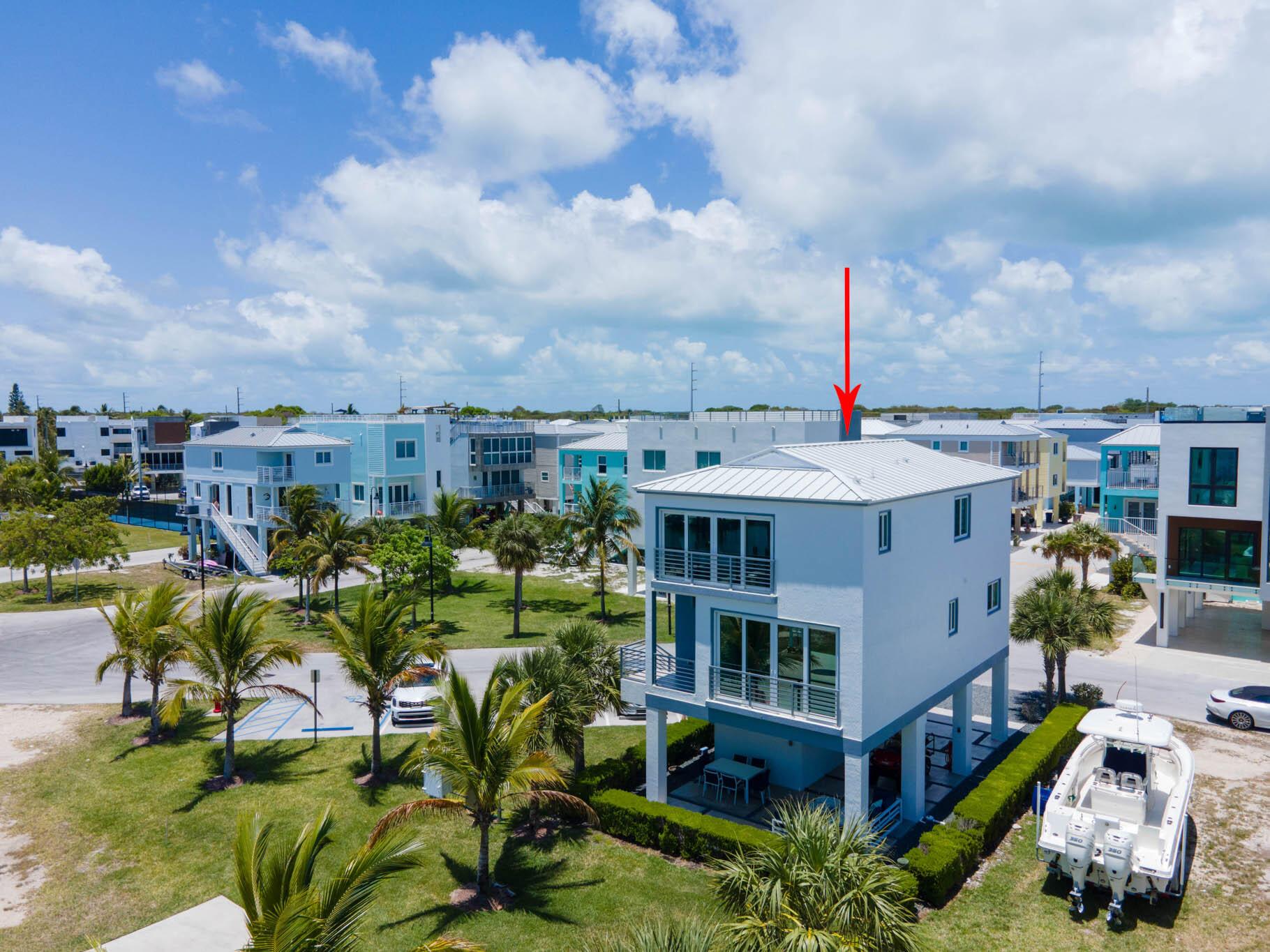 94825 Overseas Highway 204