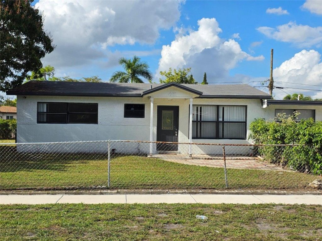 Photo of 681 SW 29th Terrace, Fort Lauderdale, FL 33312 (MLS # F10544540)