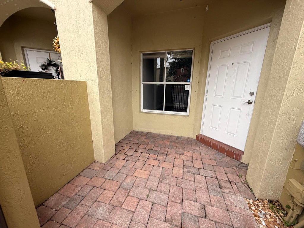 Photo of 236 Lake Monterey Circle, Boynton Beach, FL 33426 (MLS # B26078162)