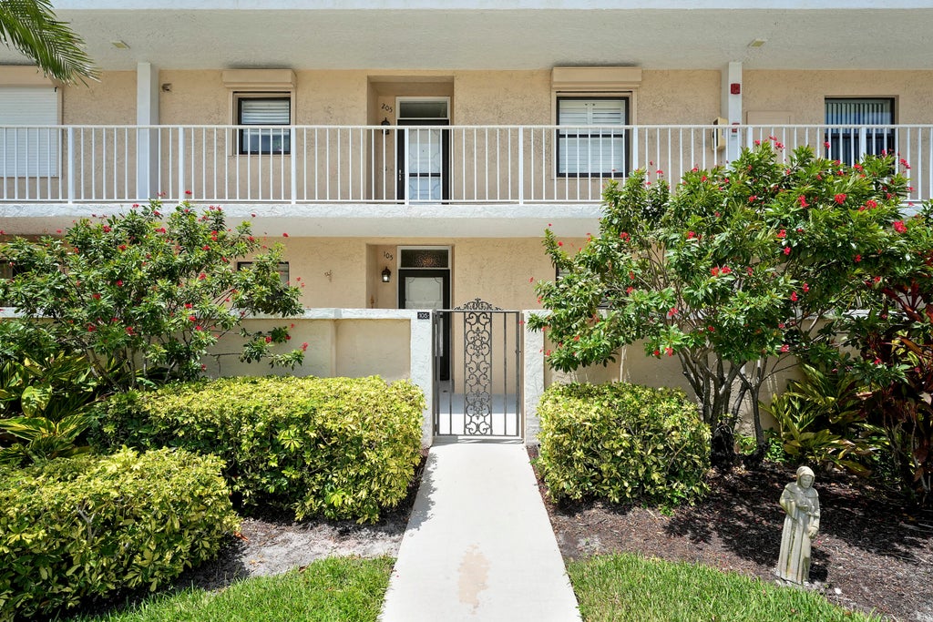 Photo of 300 N HIGHWAY A1A #105J, Jupiter, FL 33477 (MLS # B26094638)