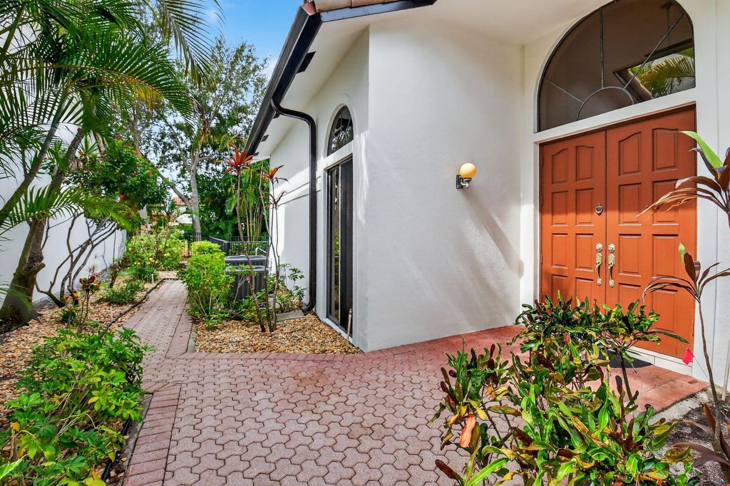 Photo of 6390 Via Rosa, Boca Raton, FL 33433 (MLS # R11104035)