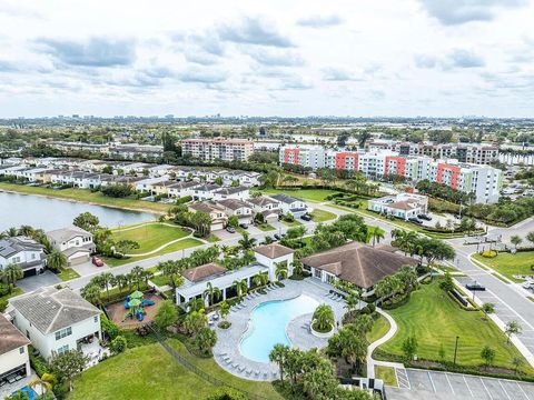 Tiny photo for 4329 Marina Way, Deerfield Beach, FL 33064 (MLS # B26054169)