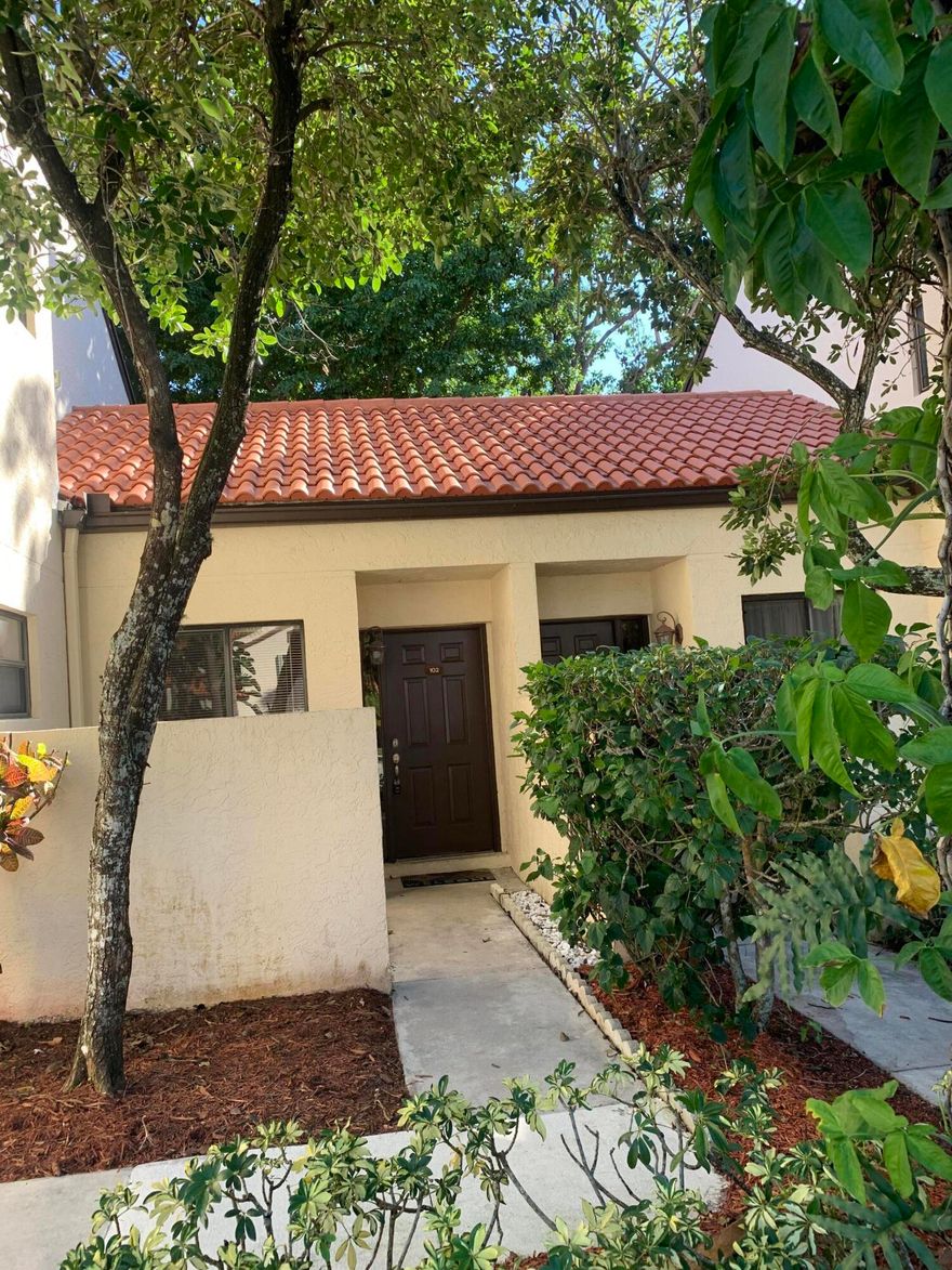 Recently renovated villa that checks all the boxes for current decor trends,  an appealing floorplan and value!  Special features include LVP flooring throughout, vaulted ceilings, white kitchen and bathroom cabinetry, stainless appliances, modern lighting & more.  The single story living is a plus and having a 1 car garage and large screened/covered patio off the living area makes this villa feel more like a private detached house. The Dos Lagos community is electronically gated and within close reach of Boynton Beach's best waterfront activities, shopping and dining and PB County's popular commuting routes, top businesses/companies and cultural centers.  Pool, tennis courts, gym are on site.  Basic cable & internet included in monthly fees.  Owners allowed 1 pet under 35 lbs.