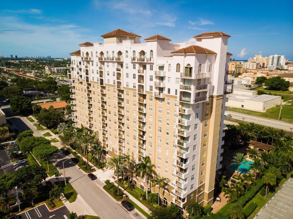 Beautiful unit at Montecito luxury lifestyle condominium located on the 2nd floor. East exposure, Very clean unit, with full size washer and dryer in unit.. One car parking spot in garage building included. Water, cable TV, fiber-optic internet all included in rent. Building offers 24-hr concierge service, internet cafe, fitness center, sauna, heated pool, spa, clubhouse with pool table. NO PETS per condo rules. Walking distance to City Place, Rosemary Square, downtown, shops and restaurants. 5 minutes drive to PBI, 12 mins to be