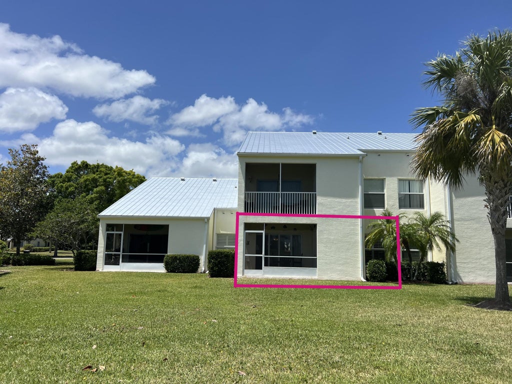 Photo of 4220 Gator Trace Avenue #5e, Fort Pierce, FL 34982 (MLS # R11082791)