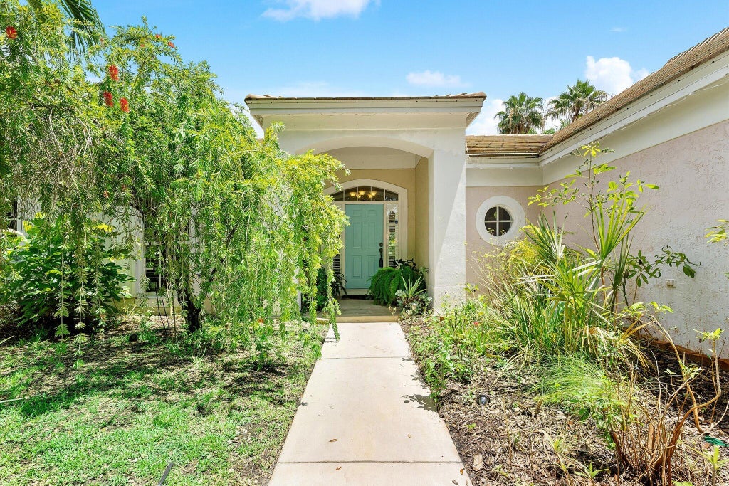 Photo of 3715 Lancewood Place, Delray Beach, FL 33445 (MLS # B26049928)