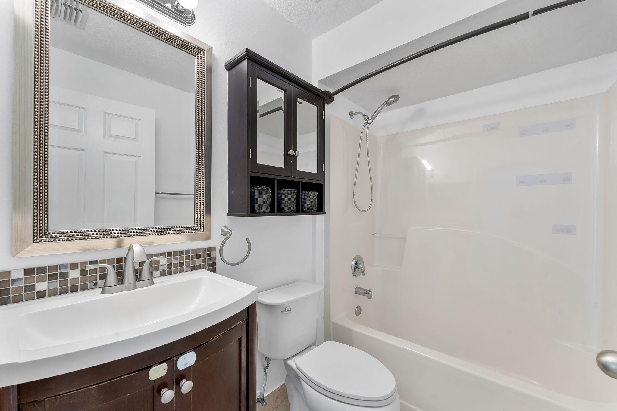 PORT ST LUCIE SECTION 3 - Residential Lease