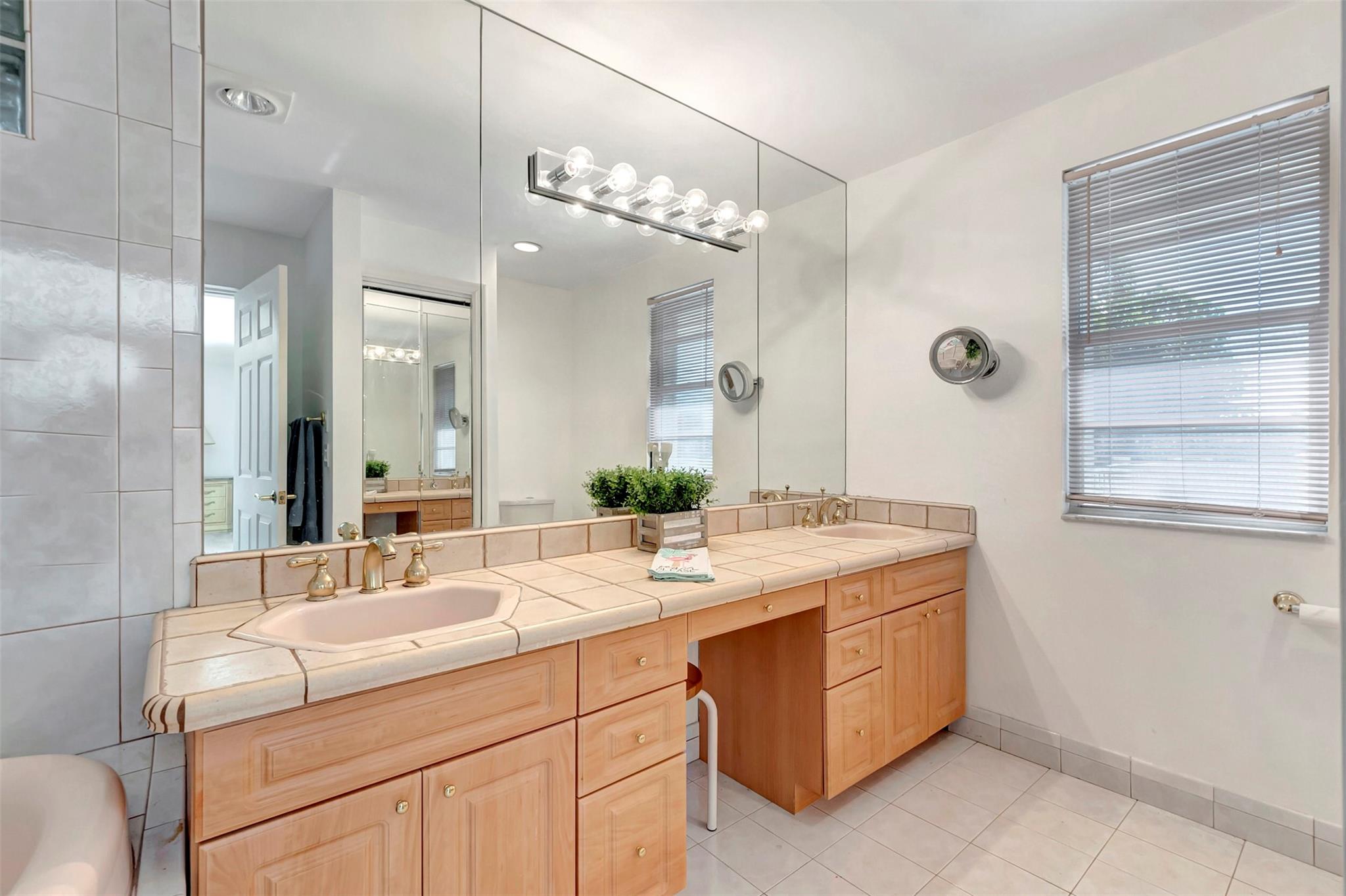 GOLF ESTATES - Residential