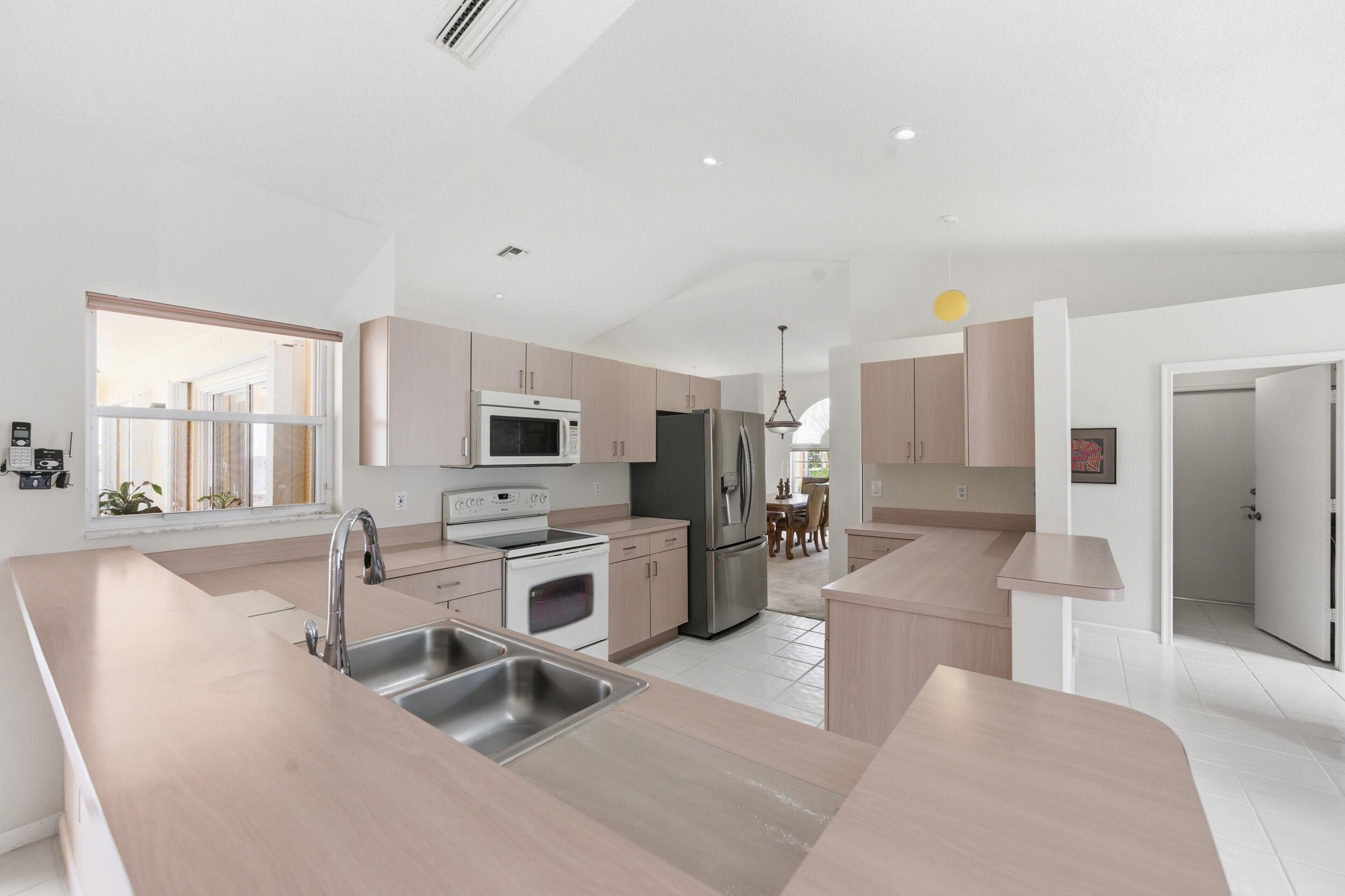 RAINBOW LAKES TR B PH 1 - Residential