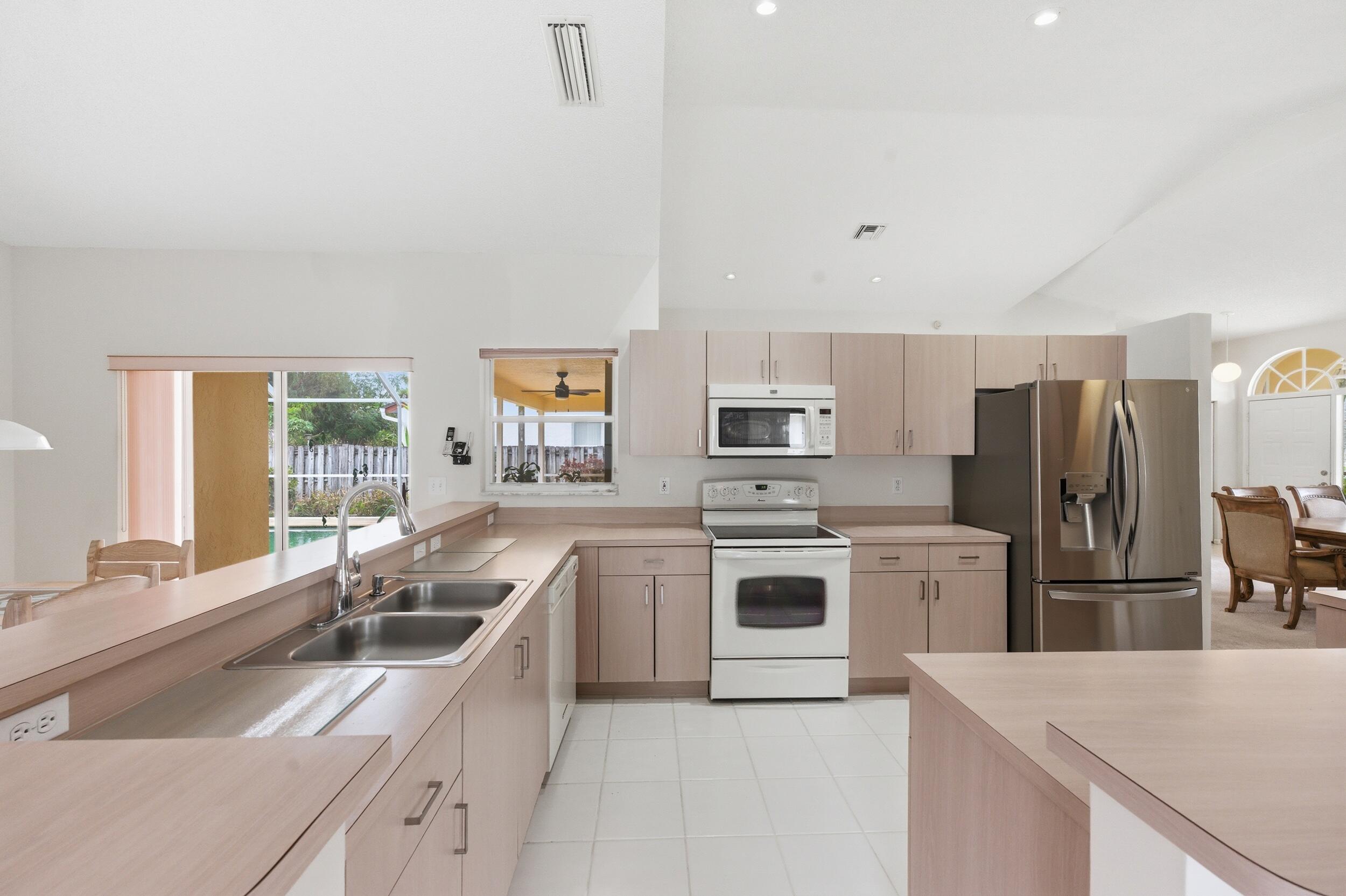 RAINBOW LAKES TR B PH 1 - Residential