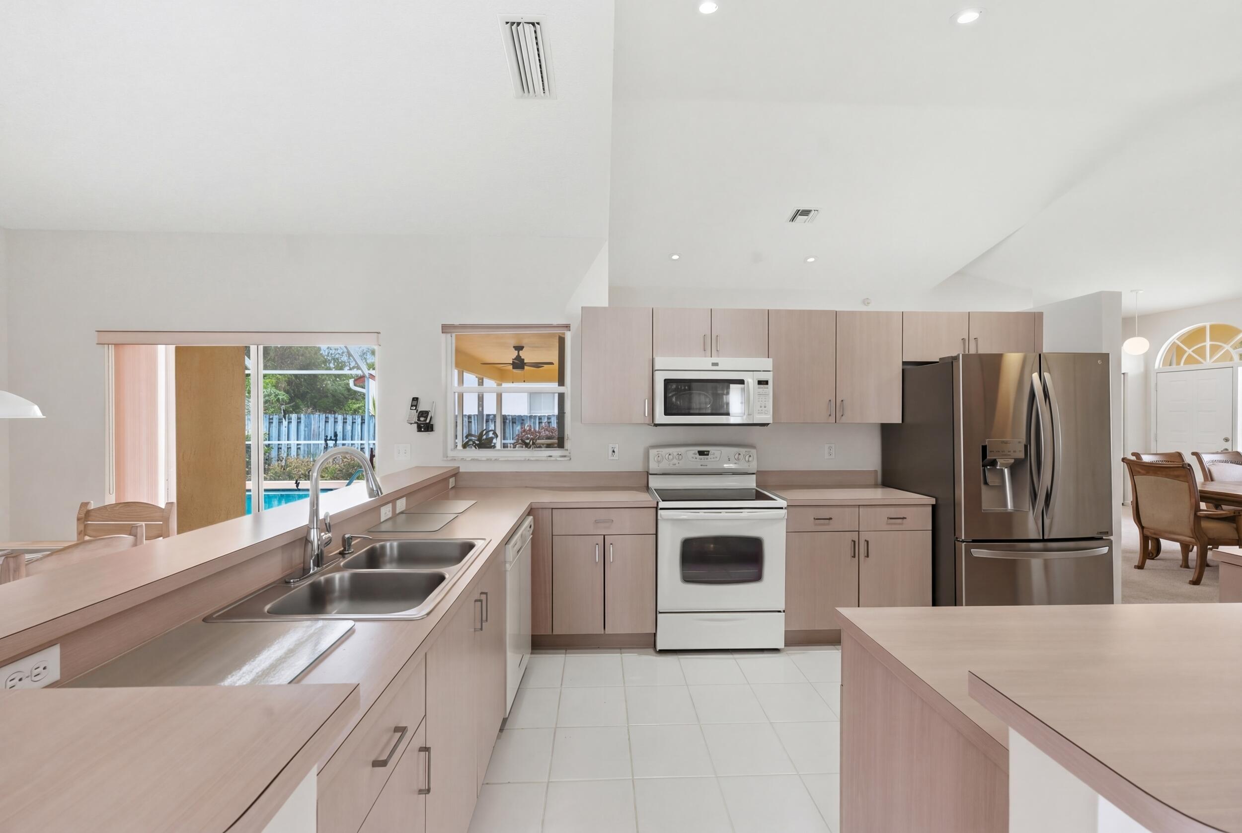 RAINBOW LAKES TR B PH 1 - Residential