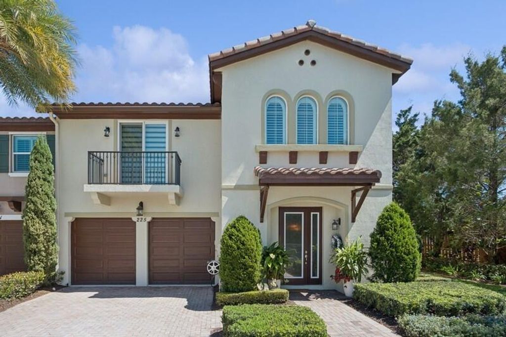 Photo of 225 Diamante Way, Jupiter, FL 33477 (MLS # R11104649)