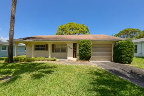 1016 Jamaica Avenue, Fort Pierce, FL MLS: R11079501