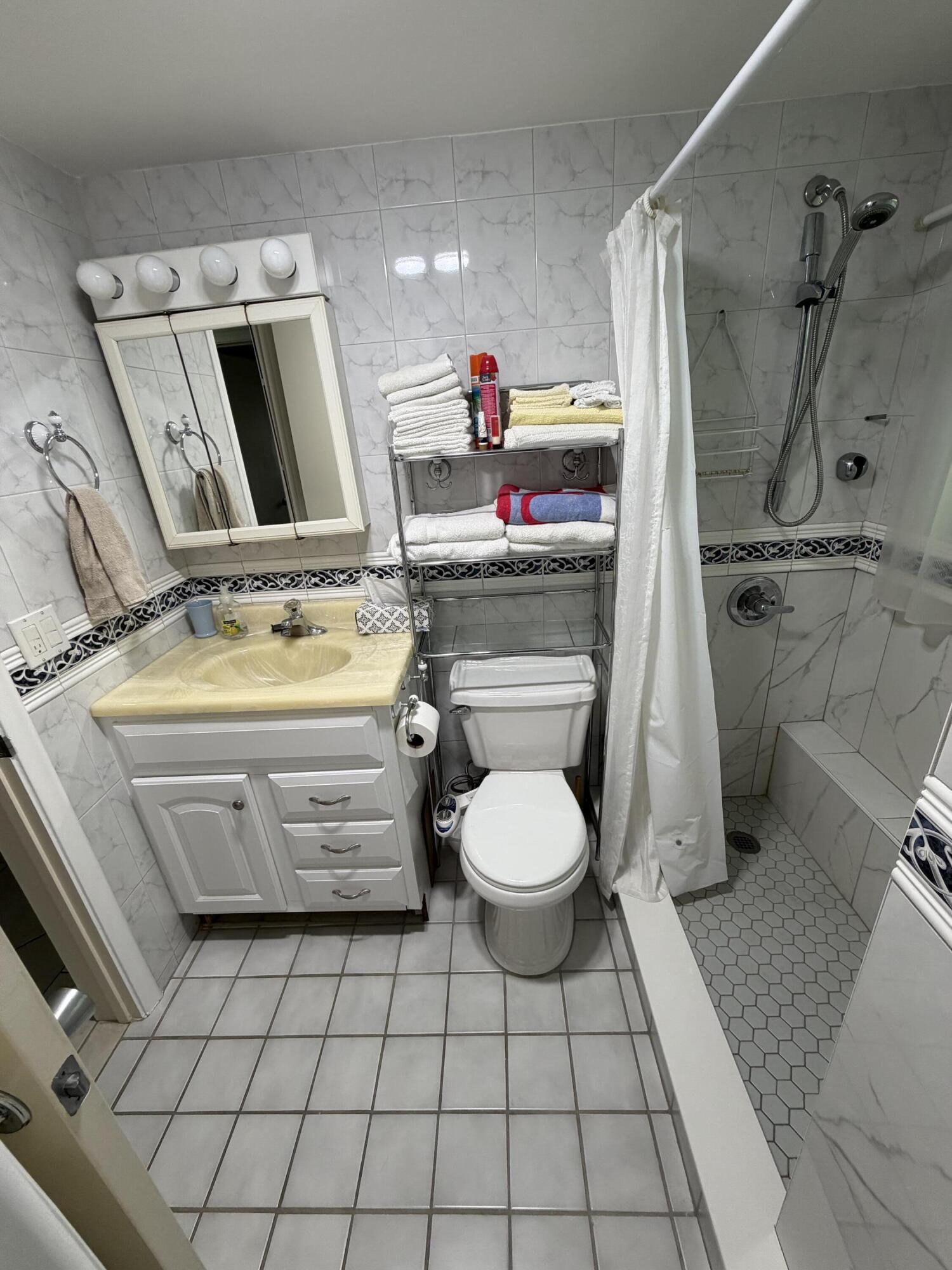 3402 Cynthia Lane 218