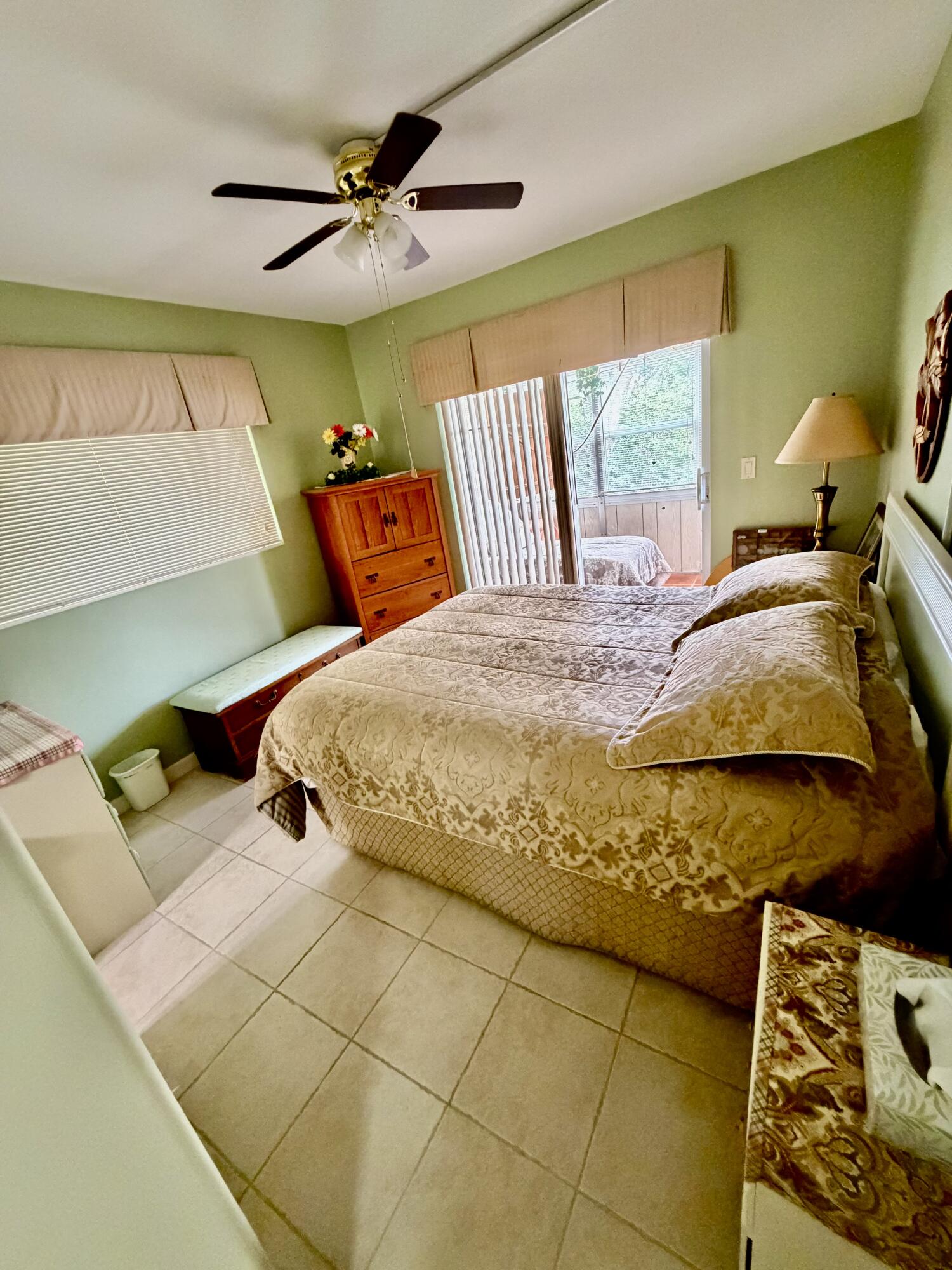 MURRY HILLS APT BLDG CONDO - Residential