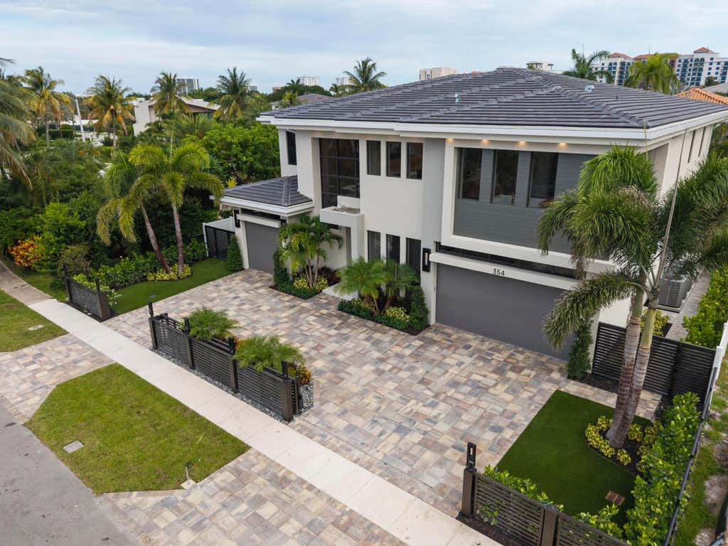 Photo of 255 NE 3rd Street, Boca Raton, FL 33432 (MLS # B26056225)