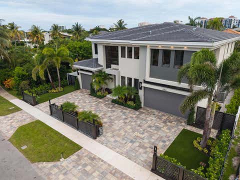 Tiny photo for 255 NE 3rd Street, Boca Raton, FL 33432 (MLS # B26056225)