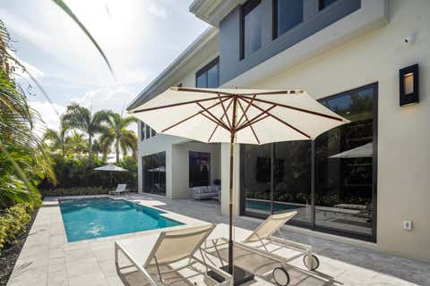Tiny photo for 255 NE 3rd Street, Boca Raton, FL 33432 (MLS # B26056225)