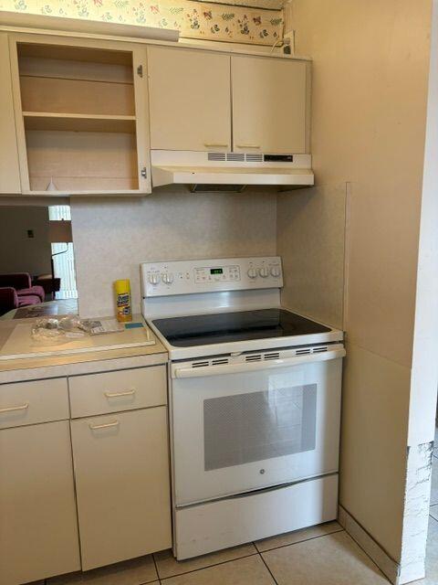 View photos, virtual tours, details... 2566 S Garden Drive S 202