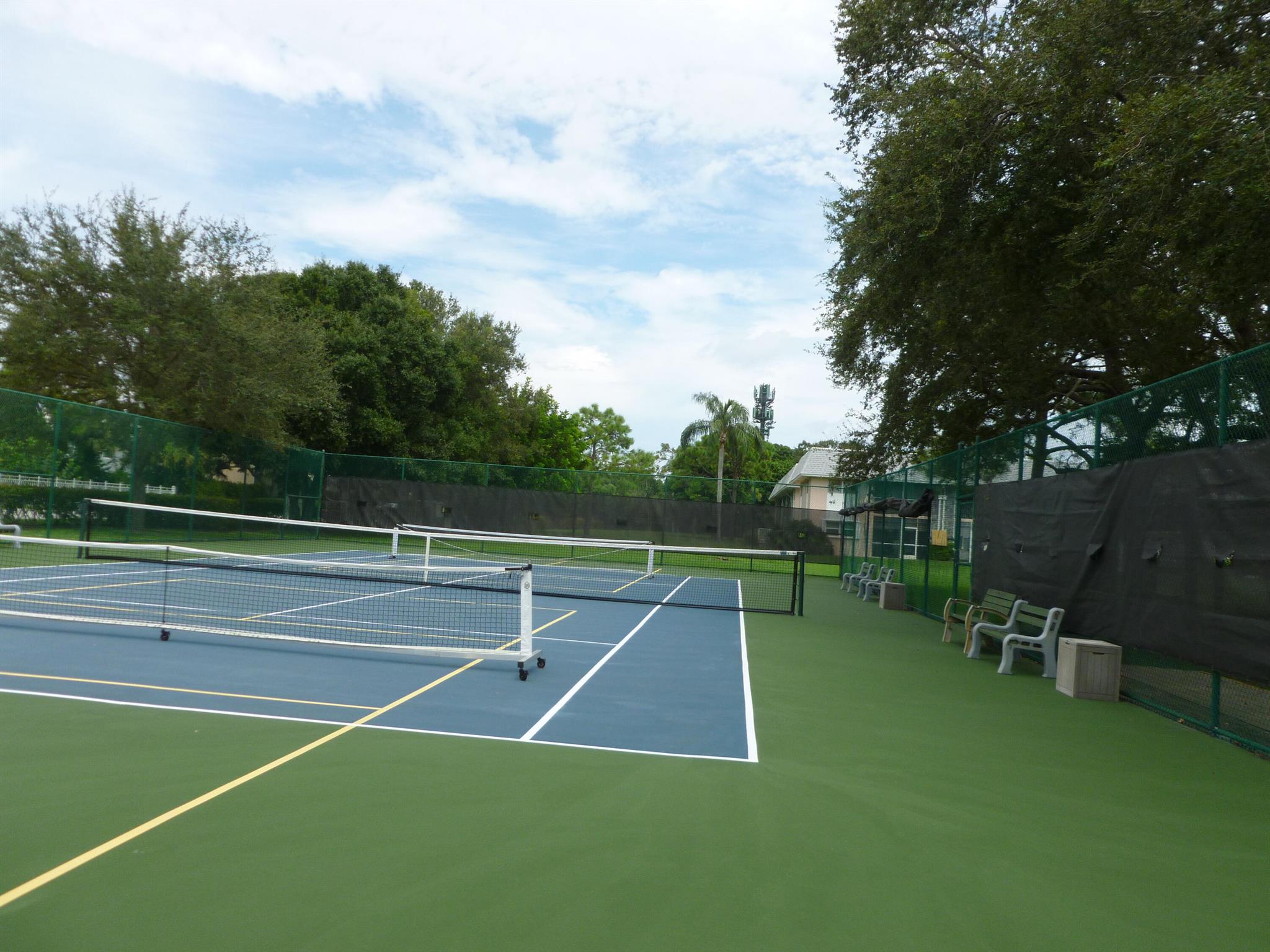 LITTLE CLUB CONDO - Residential