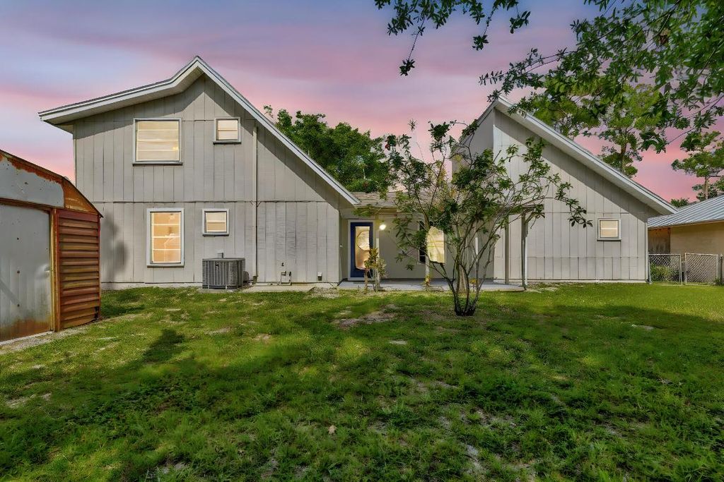 Photo of 5404 Sunset Boulevard, Fort Pierce, FL 34982 (MLS # R11098443)