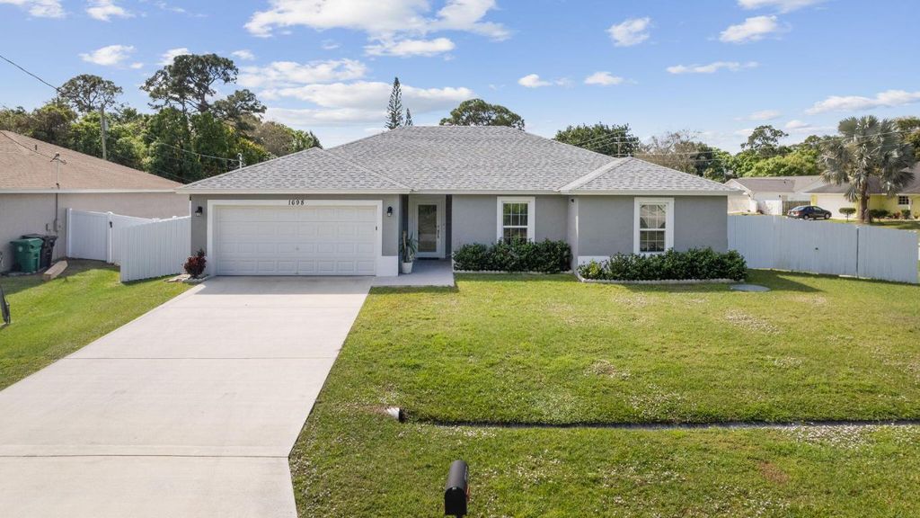 Photo of 1698 SW La Gorce Avenue, Port Saint Lucie, FL 34953 (MLS # R10959858)