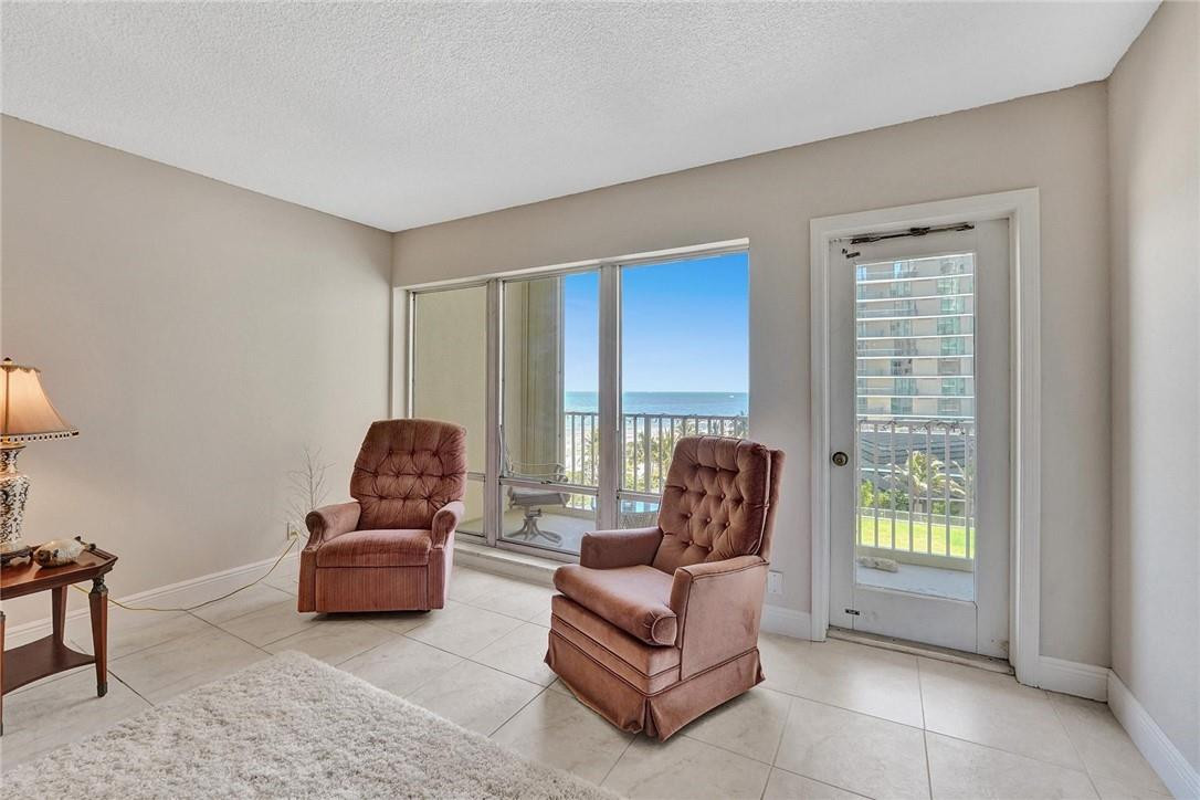 Admiralty Towers - Residential