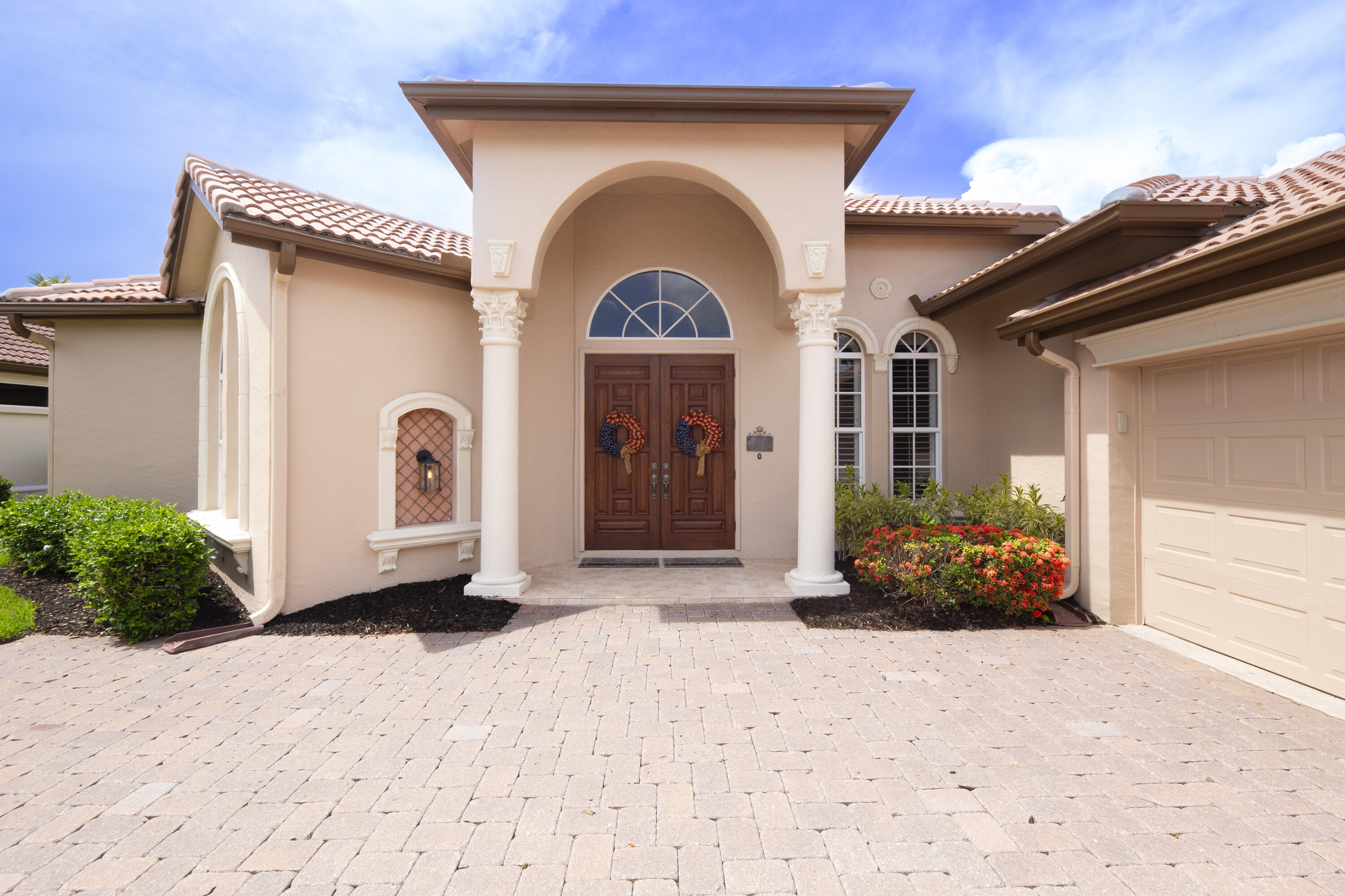923 SW Grand Reserves Boulevard