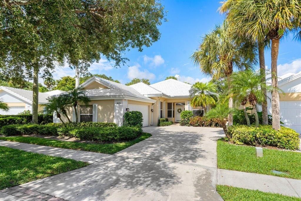 Photo of 8575 Wakefield Drive, Palm Beach Gardens, FL 33410 (MLS # R10885217)