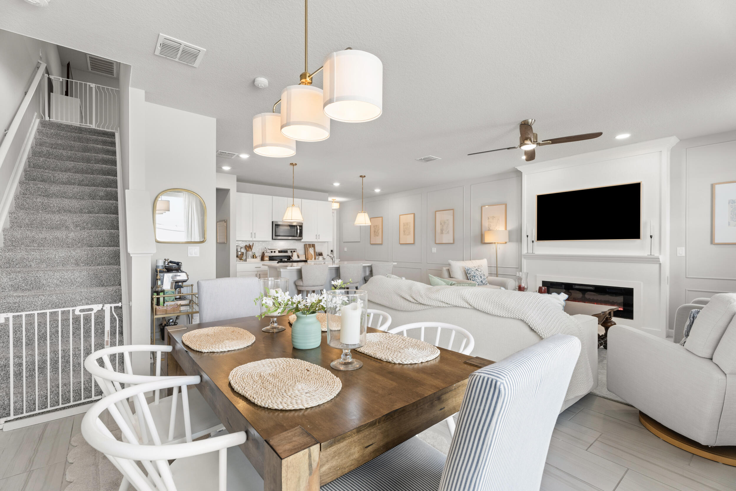 WILLOUGHBY TOWNHOMES PUD - Residential Lease