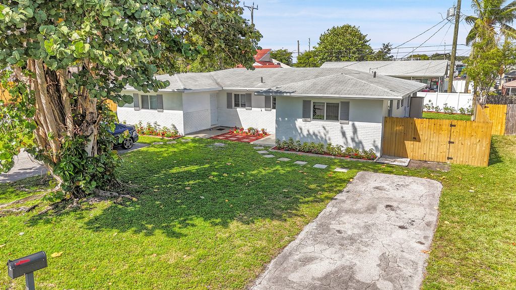 Photo of 2821 NE 2nd Avenue #2823, Boca Raton, FL 33431 (MLS # R11166732)