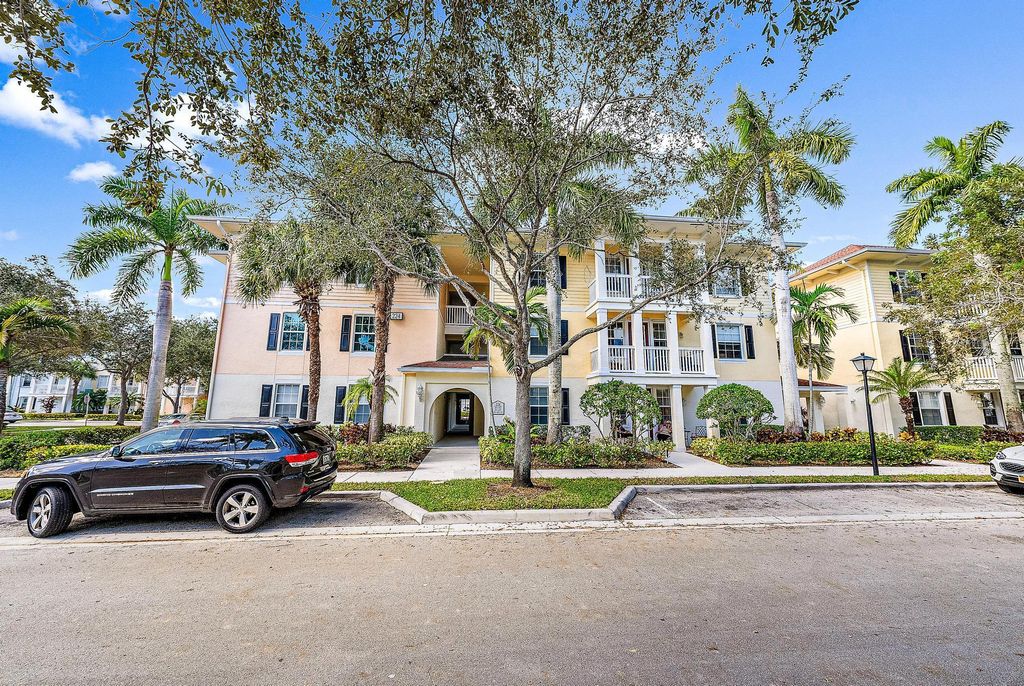 Photo of 224 Murcia Drive #301, Jupiter, FL 33458 (MLS # R10933885)